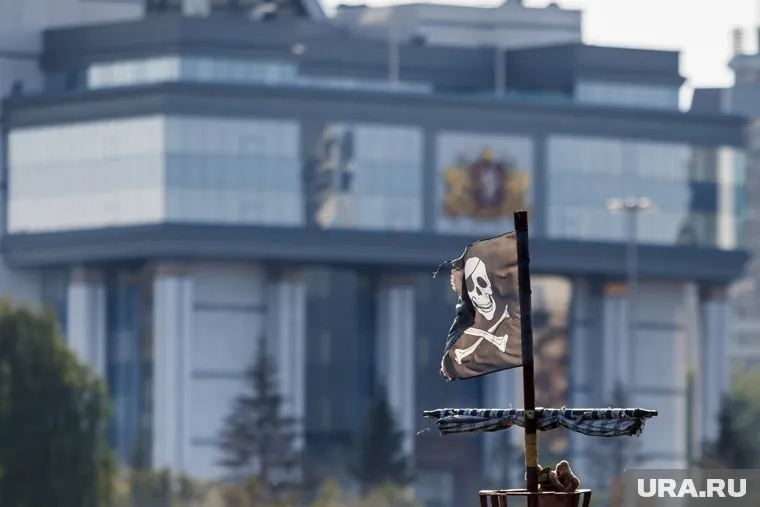 Политики готовятся штурмовать региональный парламент