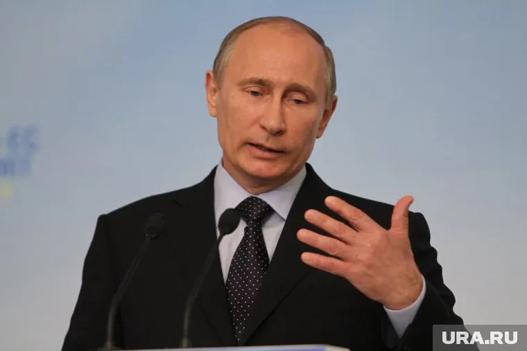 Путин признался, что хранит все подарки американской звезды