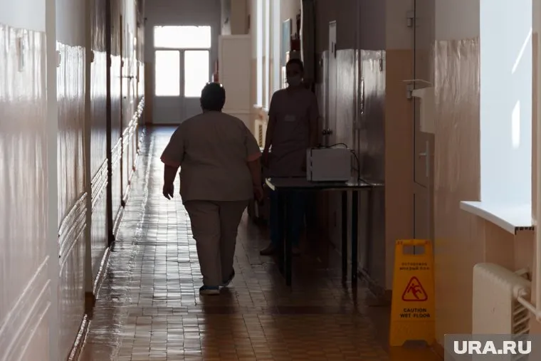 Однако при нехватке профильного специалиста пациента не могут направить в платную клинику, отметил Печерей