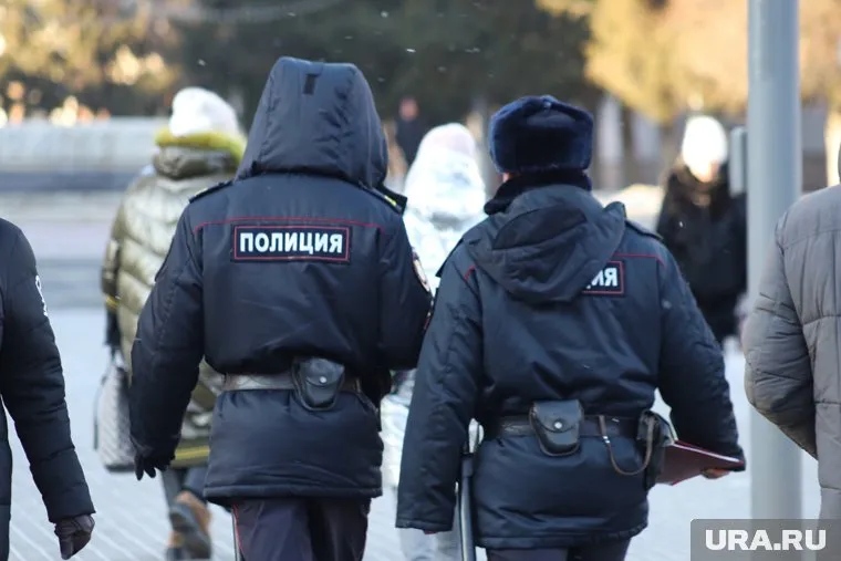 Мигрантов доставили в отдел полиции