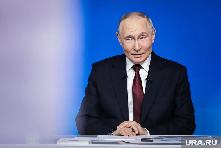 Сэкономленные на газификации деньги стоит потратить на подарок жене, сказал Путин
