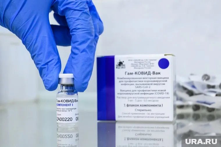 Сотрудник музыкальной школы Екатеринбурга не хочет вакцинироваться против своей воли