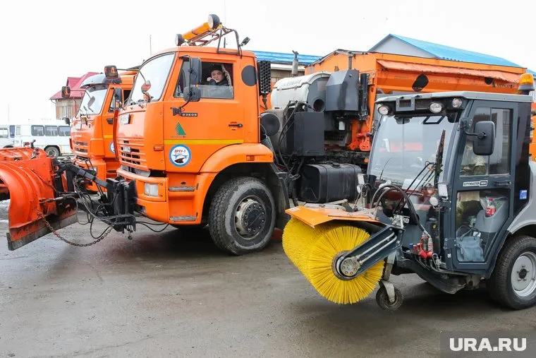 Средняя стоимость аренды спецтехники начинается от 2000 рублей