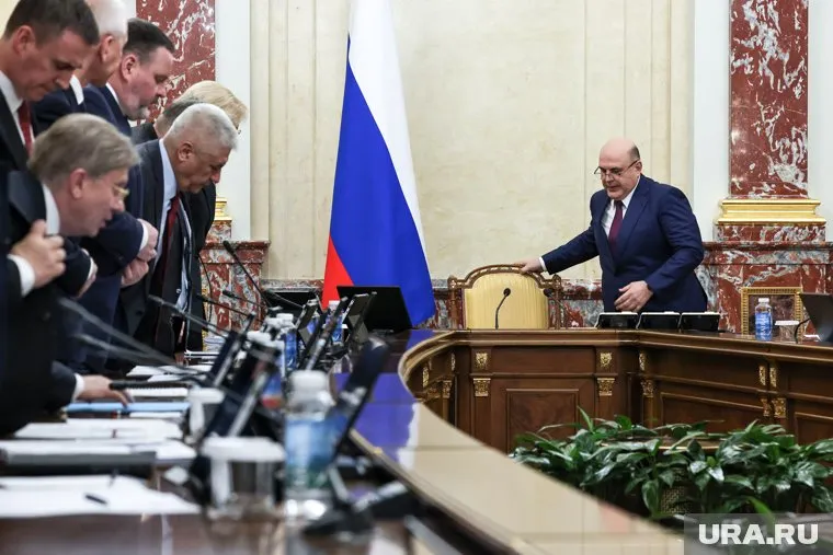 Мишустин и члены правительства сложили полномочия