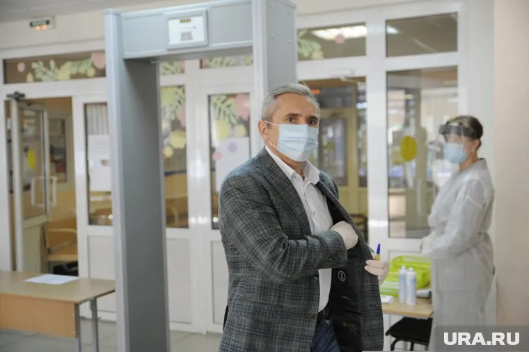 Губернатор Александр Моор считает, что тюменцы готовы к снятию карантина