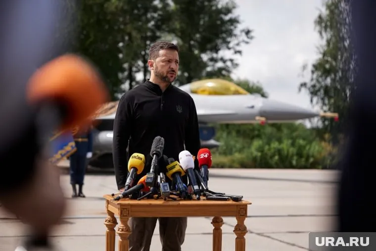 Владимир Зеленский совершил большую ошибку, попав в зависимость от американского вооружения