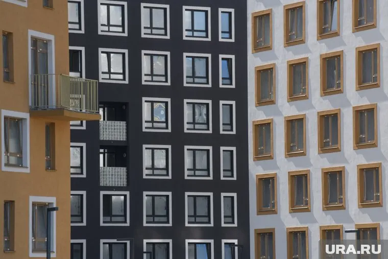 Высота дома — восемь этажей (архивное фото)