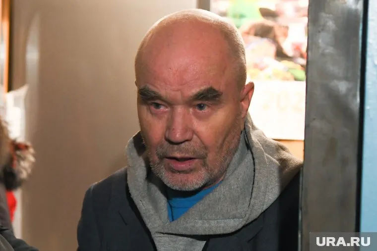 Поддержать Николая Ражева на пресс-конференцию пришли десятки свердловчан