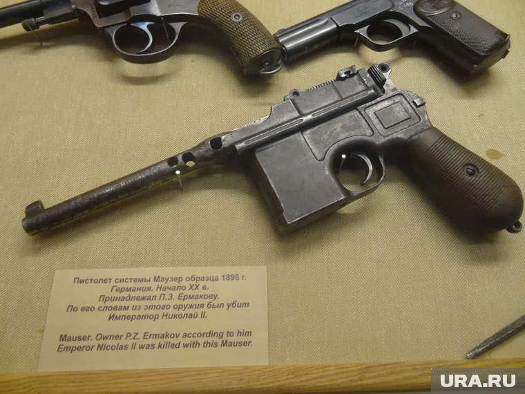 У экс-замглавы Минобороны генерала Попова нашли раритетный «Маузер»