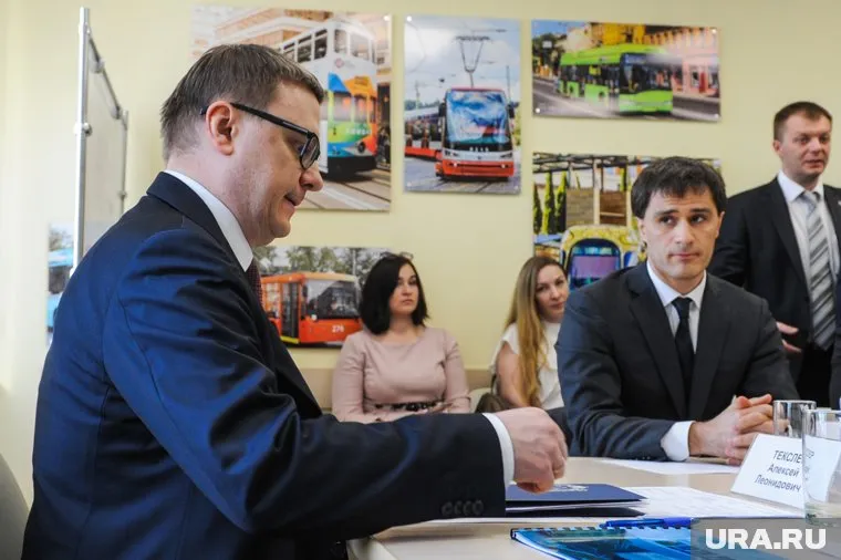 Алексей Текслер (слева) отправил в отставку подчиненного Руслана Гаттарова (справа)