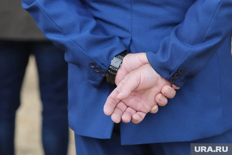 Анатолию Чеснокову установили ежемесячную доплату за руководство районом