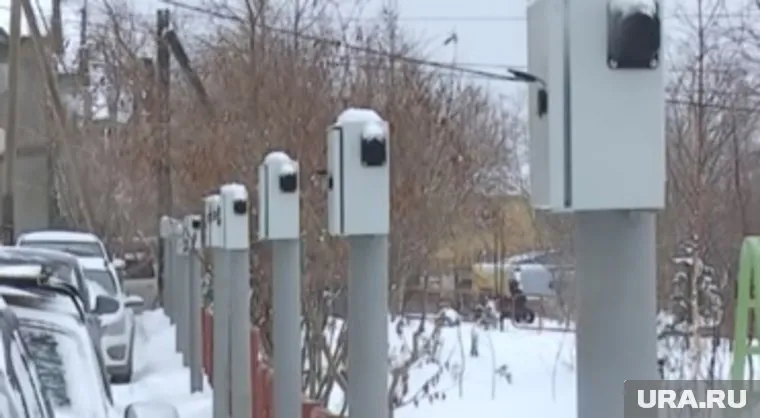 На улице Школьной установлены 10 автономных розеток для подогрева авто