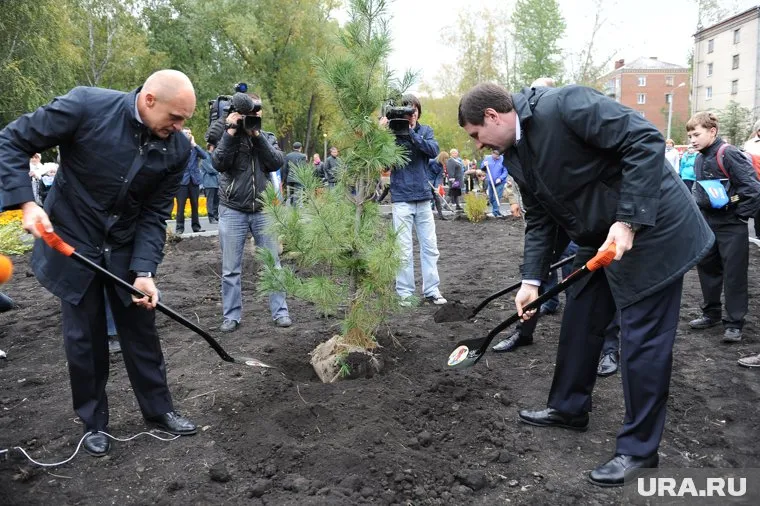 Прерванные карьеры Сергея Давыдова (слева) и Михаила Юревича (справа) повлияли на политические процессы