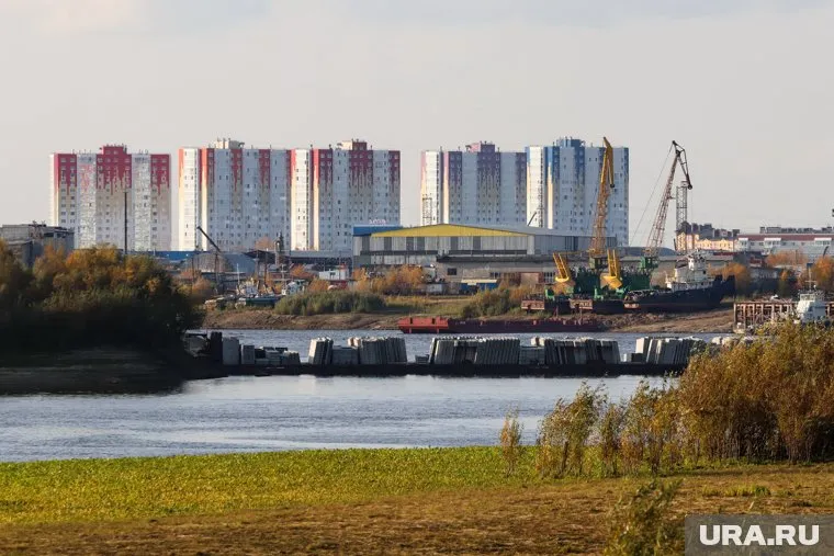 Мост через Обь строится с опережением графика (архивное фото)