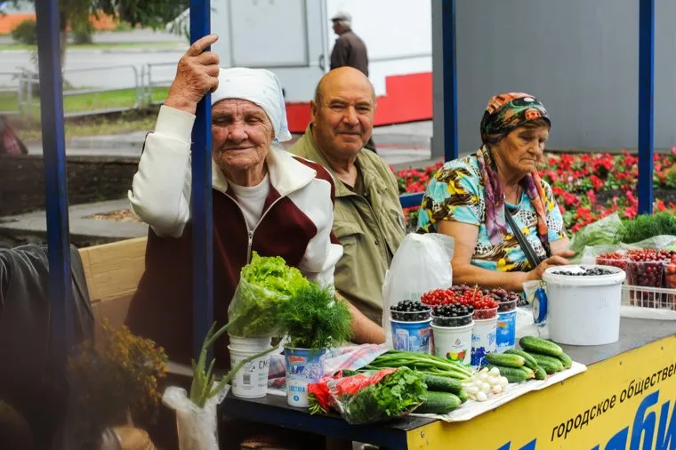 Незаконная уличная торговля. Рынки. Челябинск