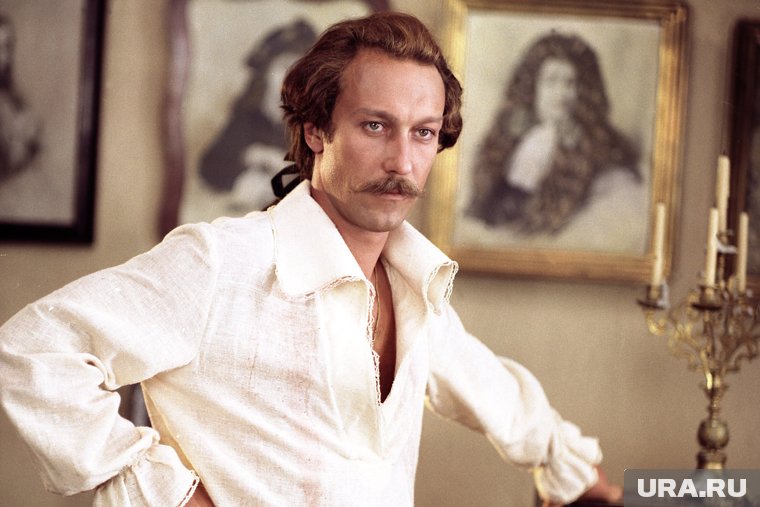 Ночь в вытрезвителе и тайные романы: жизнь Олега Янковского, случайно ставшего артистом