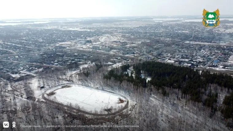 Курганские чиновники проверили ремонт объектов в Целинном округе: фото