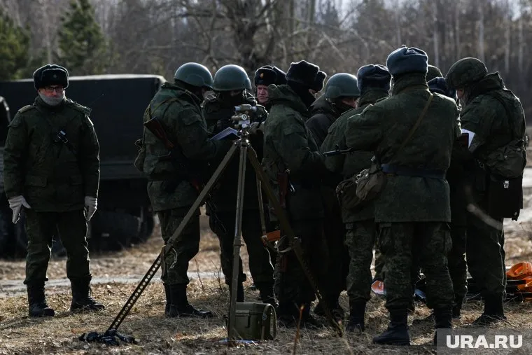 Бойцы поблагодарили карталинцев и главу района за благотворительный груз