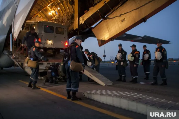 Спецборт уже готов забрать челябинку, но ее состояние все еще тяжелое