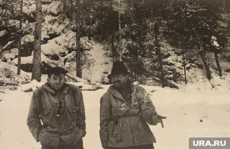 Семен Золотарев (справа) делал фотоснимки вплоть до самой гибели