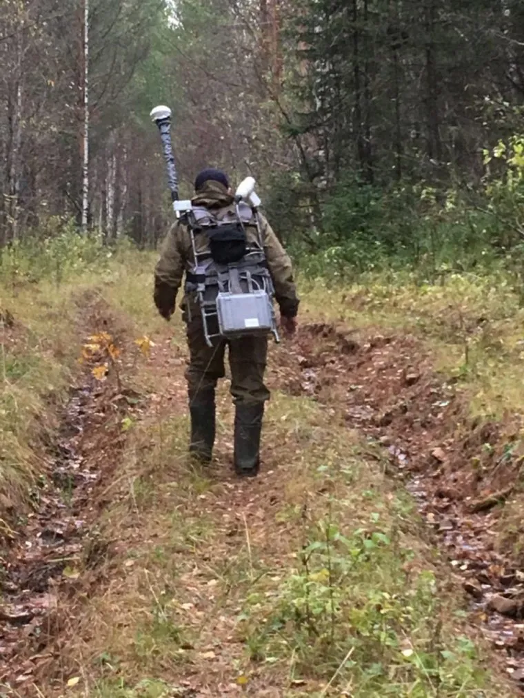 Геофизики устанавливают температурную "косу" и замеряют магнитное поле. Челябинская область, Катав-Ивановск