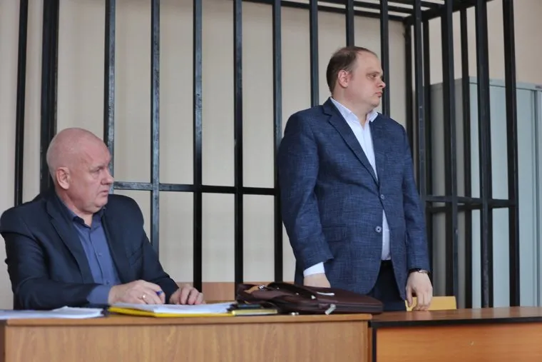 Судебное заседание по уголовному делу одного из директоров Курганмашзавода судят за превышение полномочий при гособоронзаказе. Курган