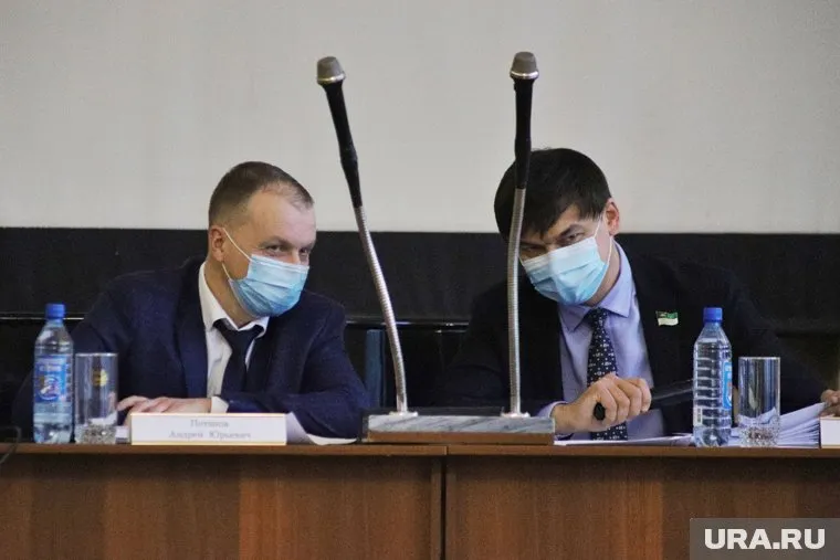 Мэр Кургана Андрей Потапов (слева) находится в больнице