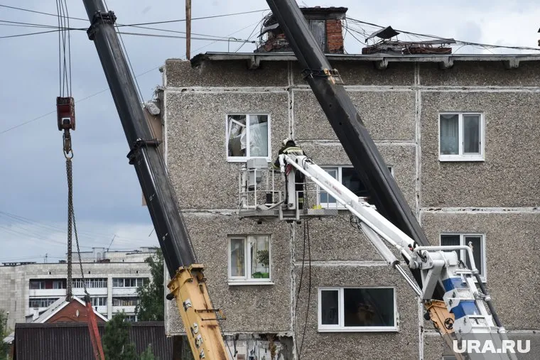 Три подруги собрались в одной квартире, когда случился взрыв