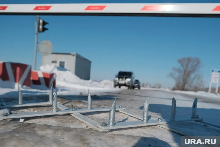 Движение большегрузных автомобилей в сторону Украины ограничено