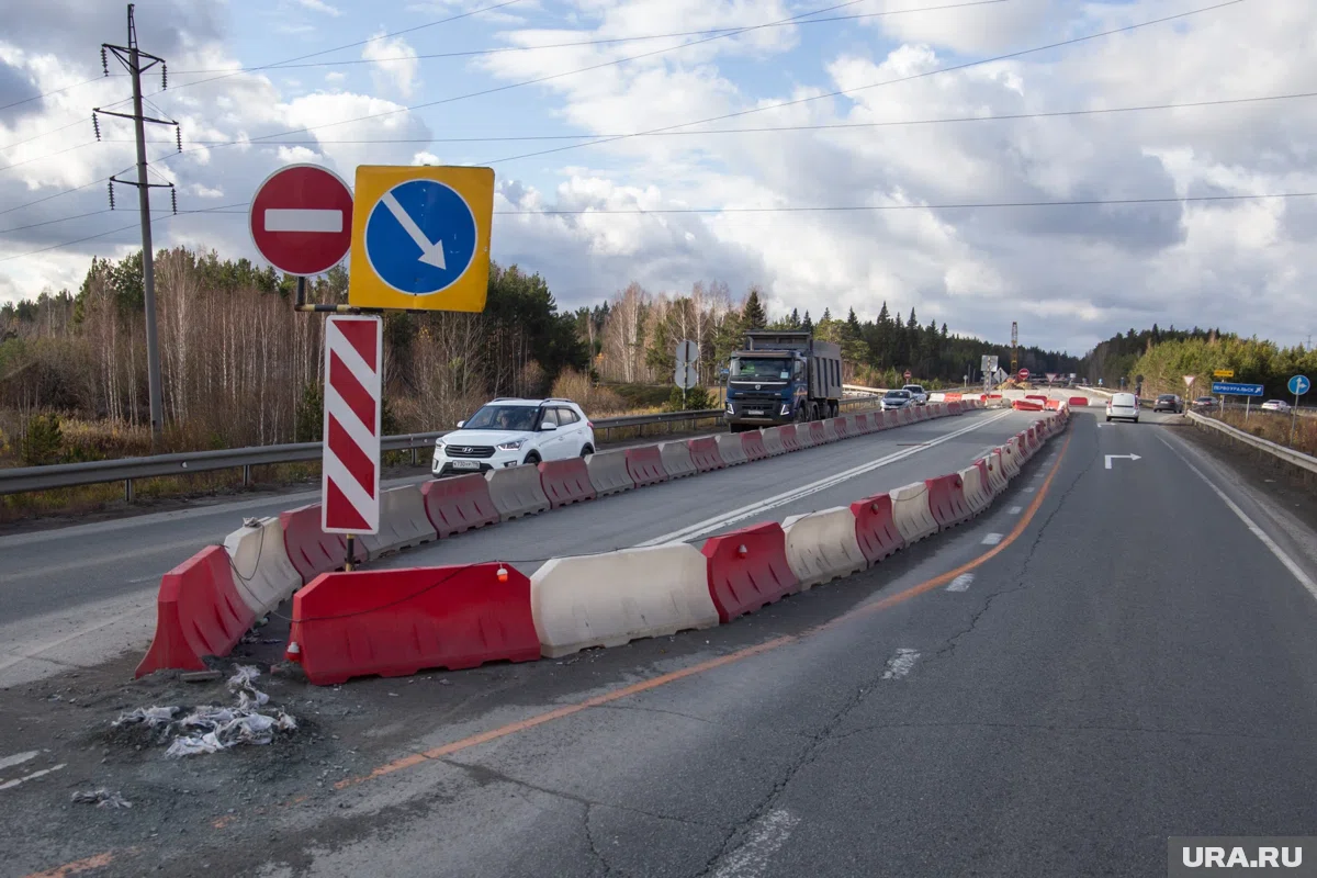Дорогу перекрыли из-за уборки машин