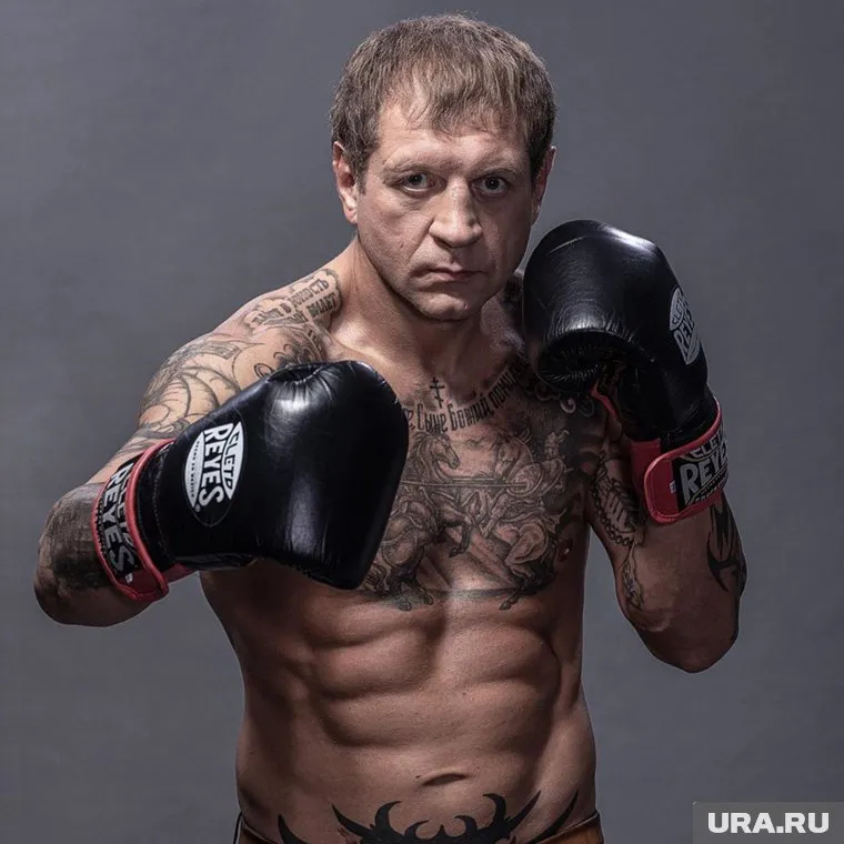 Знаменитый боец MMA завершил карьеру, но продолжает драться