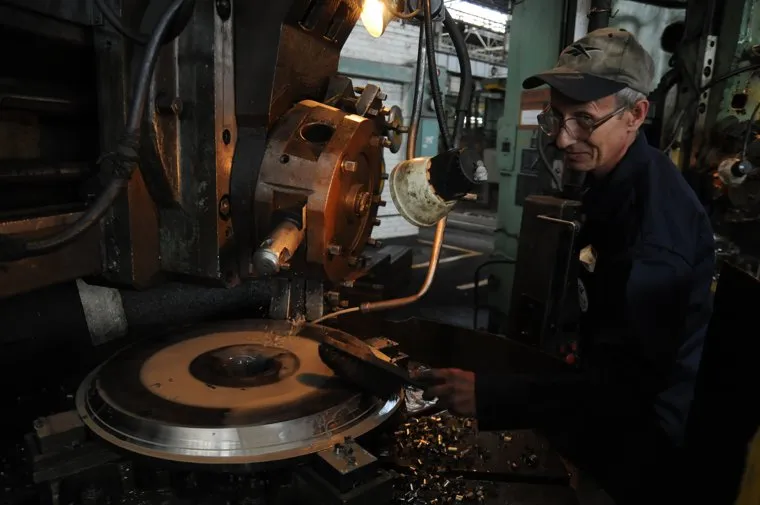 Визит Юревича в Чебаркуль. Челябинск., токарь, рабочий, завод, станок по обработке металла