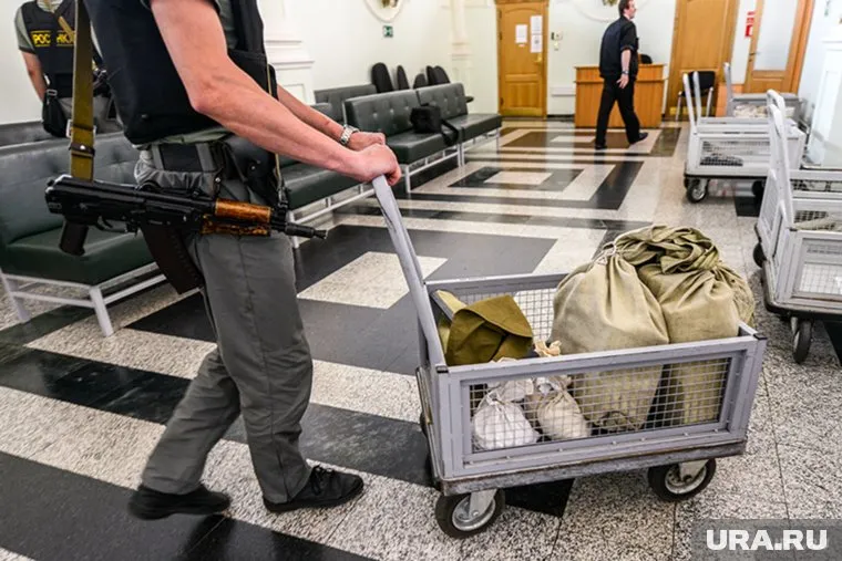 Работники КМЗ не первый год живут под угрозой увольнения