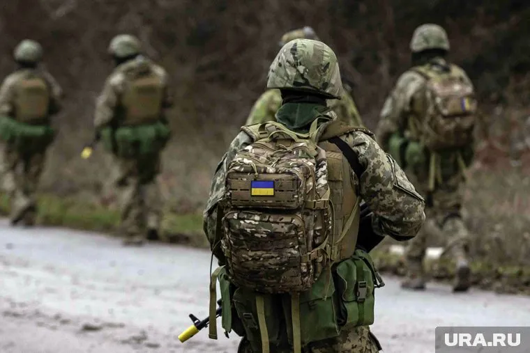 Если армия Украины продолжит оборону Бахмута, город будет взят в «кольцо», уверен Джулиан Репке
