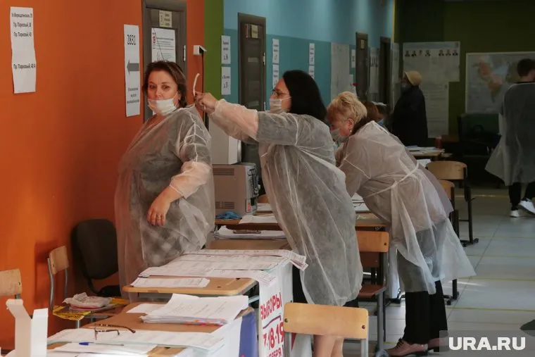 Больше всего денег потратили на зарплату сотрудников комиссий и СИЗы