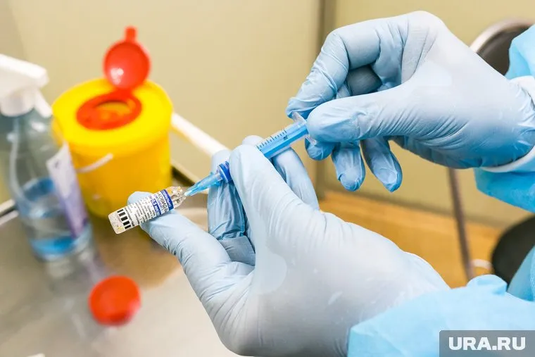 В России пока разрешили вакцинировать детей с 12 лет