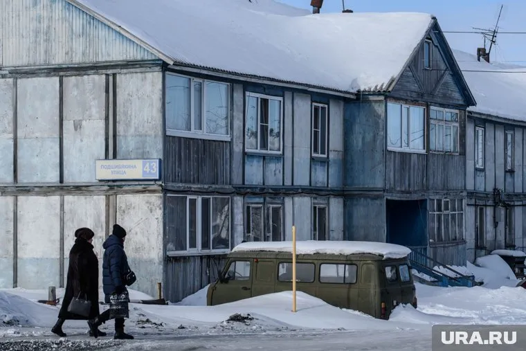 На Ямале разрушаются нерасселенные аварийные дома (фото из архива)