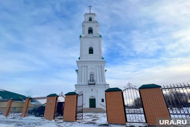 В курганском селе осветили отреставрированный по поручению патриарха Кирилла храм
