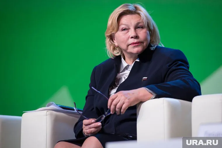 Елена Драпеко высказалась о работе Урса Фишера «Большая глина №4», выставленной в центре Москвы