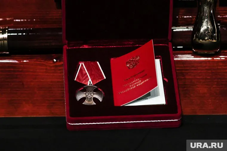 Указом президента России он был награжден орденом Мужества.