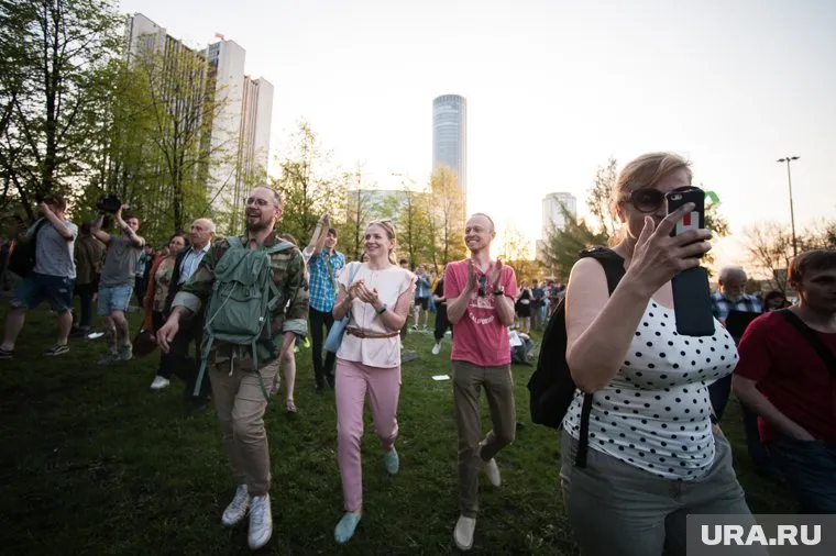 Большинство протестующих требуют проведения референдума