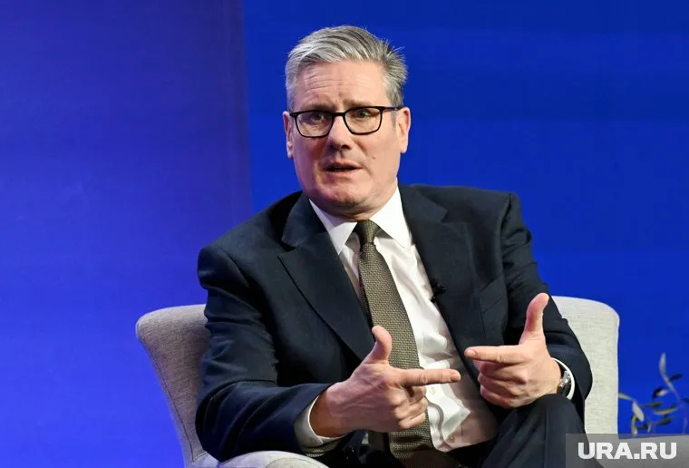 Ирландский журналист высмеял Кира Стармера мемом с участием Владимира Зеленского