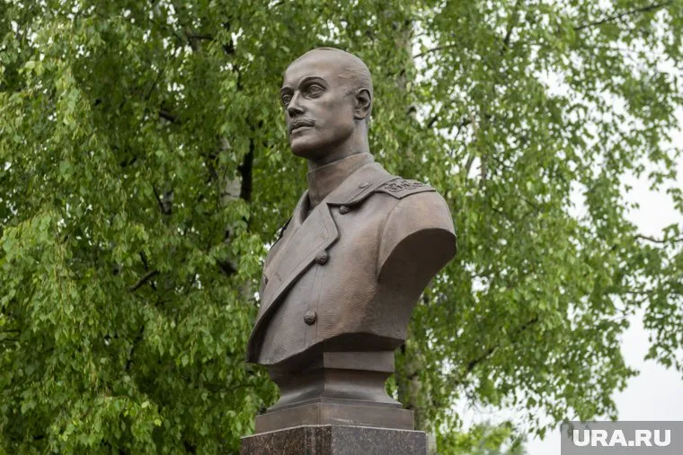 В Перми открыли памятник расстрелянному князю Романову