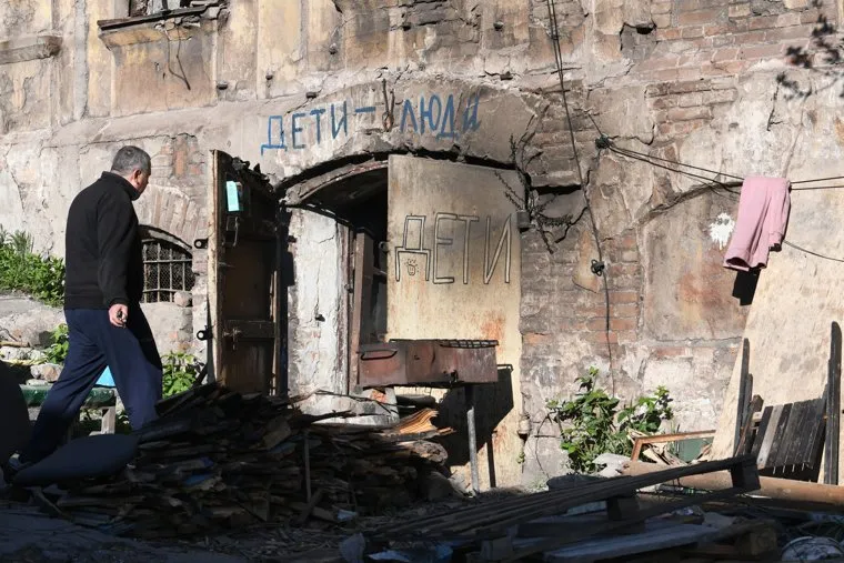 Мариуполь в период вывода гражданских лиц с завода Азовсталь. ДНР/Украина