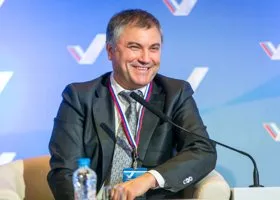 Подробности отставки Суркова, Мишустин приедет спасать Зауралье, Володин расхохотался на заседании Госдумы