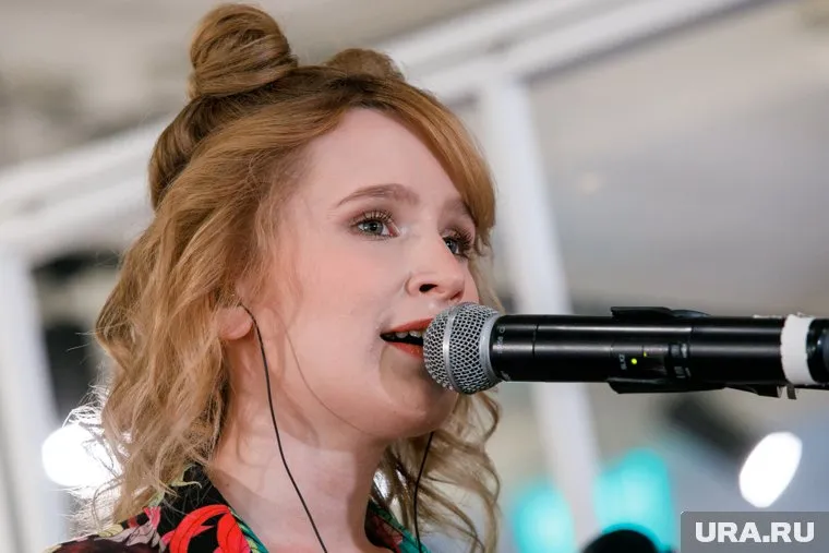 В песнях Монеточки, считают родители, содержатся призывы к асоциальному поведению