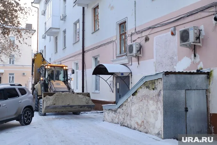 Пьяный водитель управлял трактором-погрузчиком