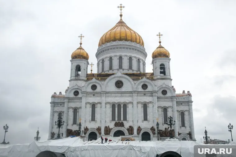 Икона Святой Троицы пробудет в Храме Христа Спаителя во время праздничного богослужения