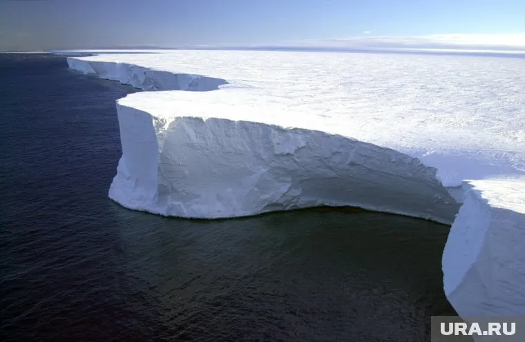 С помощью айсбергов власти ОАЭ хотят орошать пустыню и привлекать туристов