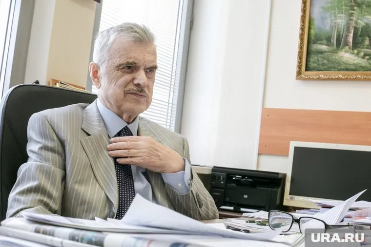 Руслан Хасбулатов заявил, что благодаря ему Борис Ельцин не сдался во время ГКЧП